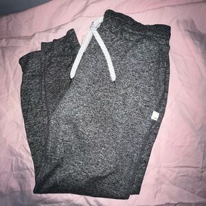 Vuori performance jogger woman’s sports athletic